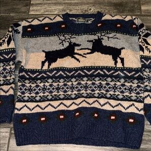 Woolrich Men's Navy and Cream Patterned Sweater vintage hole on sleeve